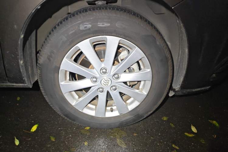 Used Buick GL8 2017 25S Prestige Version China V Standard Right Front Wheel Hub