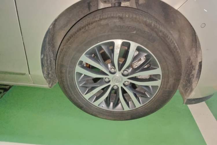 Used Buick GL8 2017 ES 28T Flagship Model China V Standard Right Front Wheel Hub