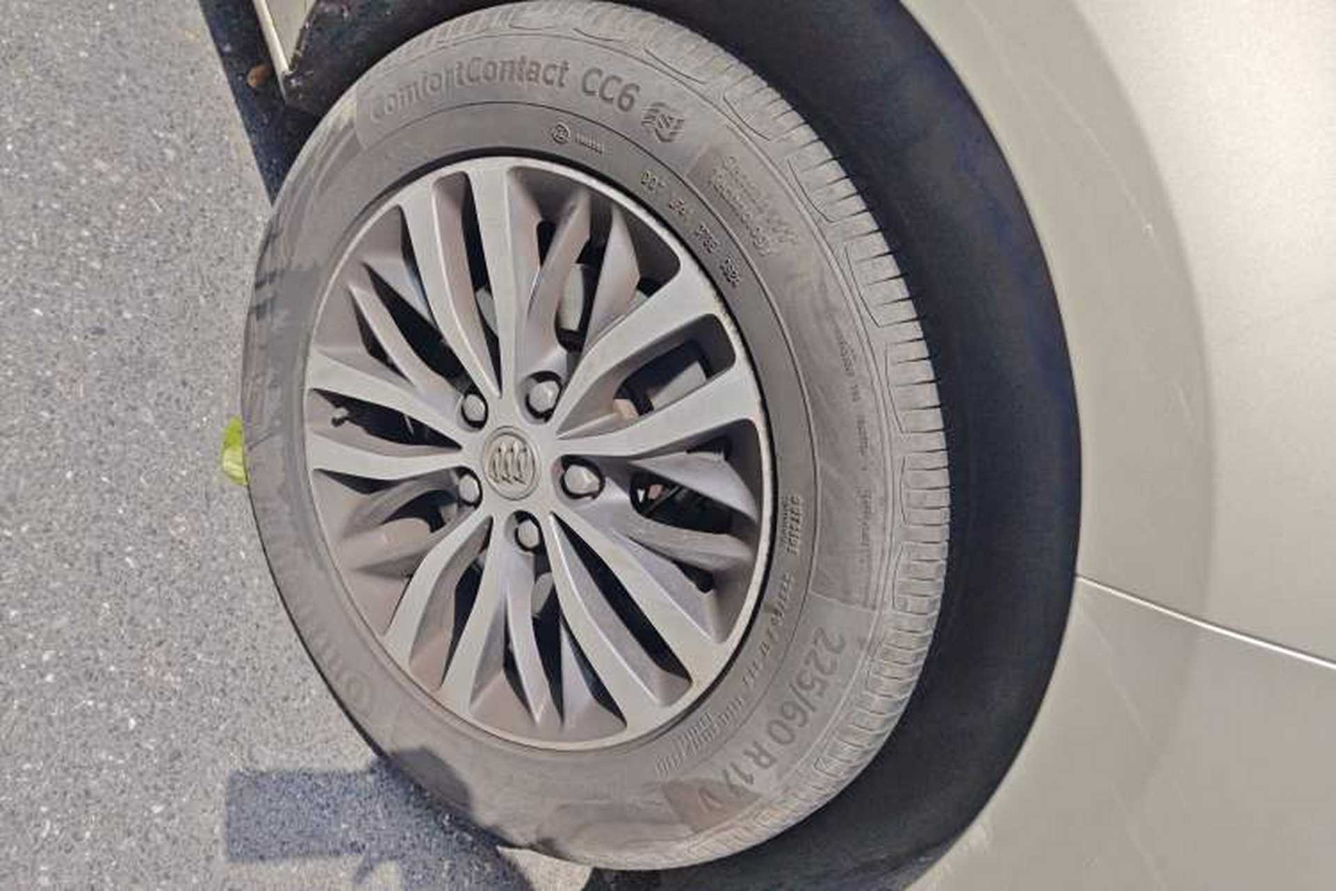 Used Buick GL8 2017 ES 28T Luxury Model China V Standard Right Front Wheel Hub