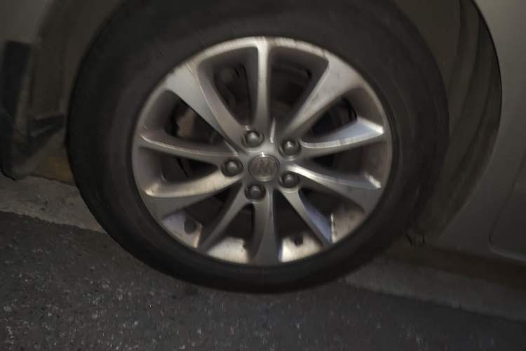 Used Buick GL8 2017 ES 28T Comfort Model China V Standard Right Front Wheel Hub