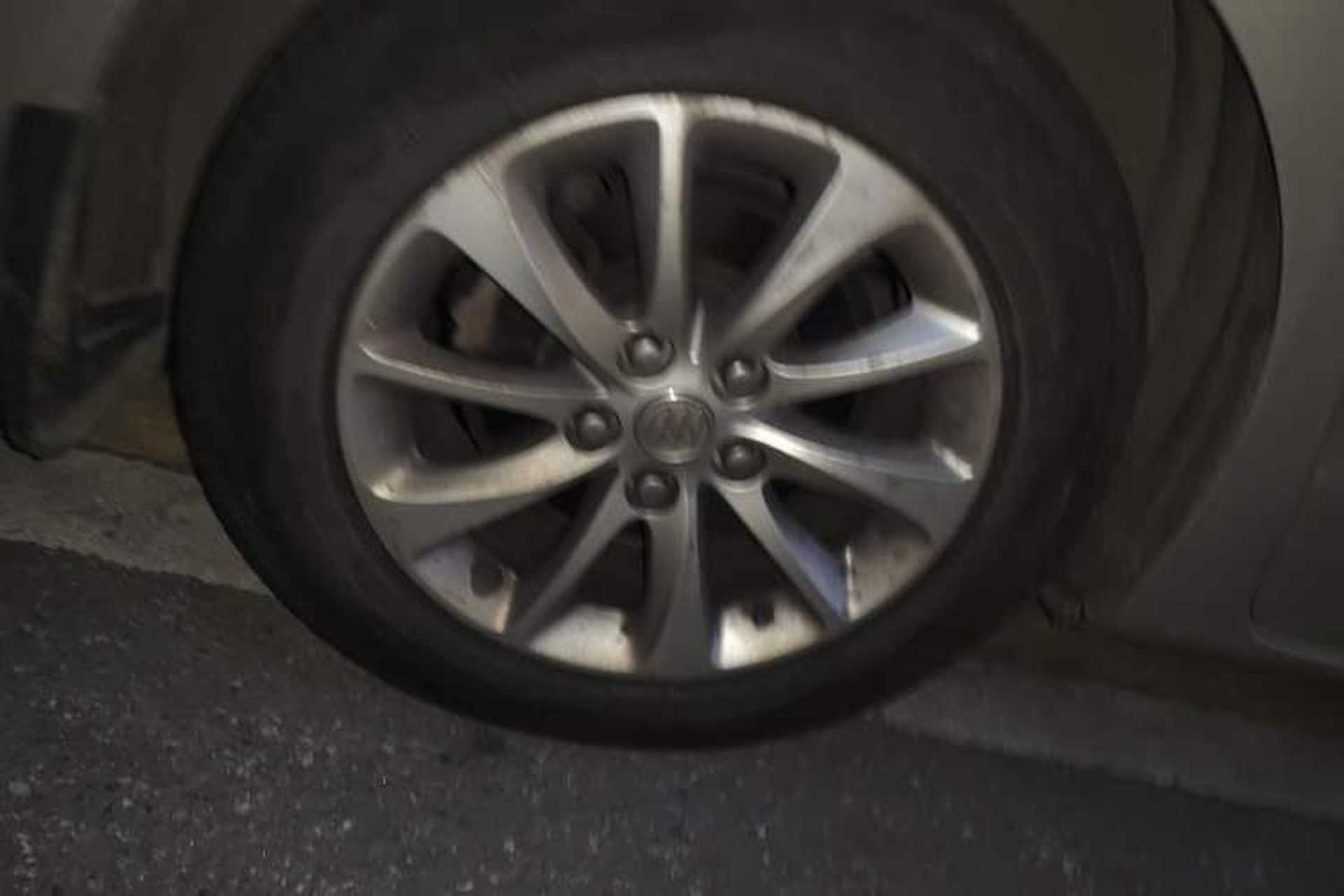 Used Buick GL8 2017 ES 28T Comfort Model China V Standard Right Front Wheel Hub