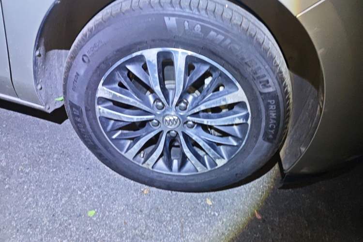Used Buick GL8 2017 ES 28T Luxury Model China V Standard Right Front Wheel Hub