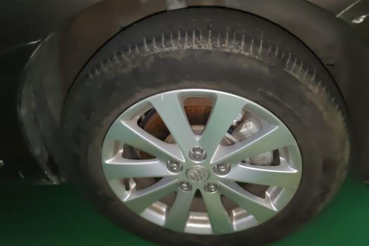 Used Buick GL8 2017 25S Prestige Version China V Standard Right Front Wheel Hub