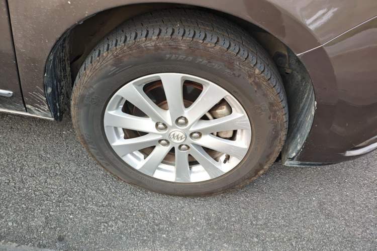 Used Buick GL8 2017 25S Prestige Version China V Standard Right Front Wheel Hub
