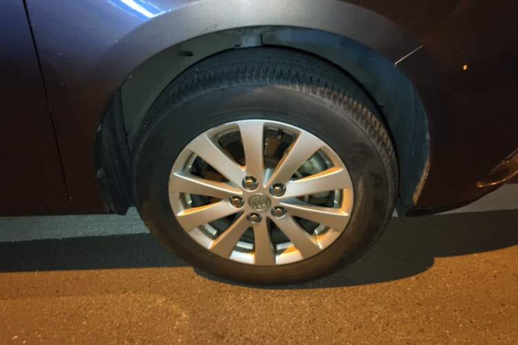 Used Buick GL8 2017 25S Comfort Version China V Standard Right Front Wheel Hub
