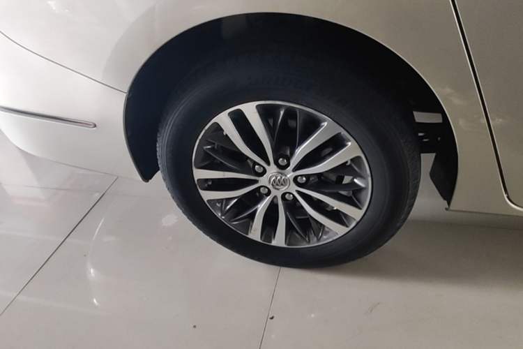 Used Buick GL8 2017 ES 28T Luxury Model China V Standard Right Rear Wheel Hub