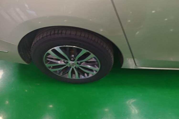Used Buick GL8 2017 ES 28T Luxury Model China V Standard Right Rear Wheel Hub