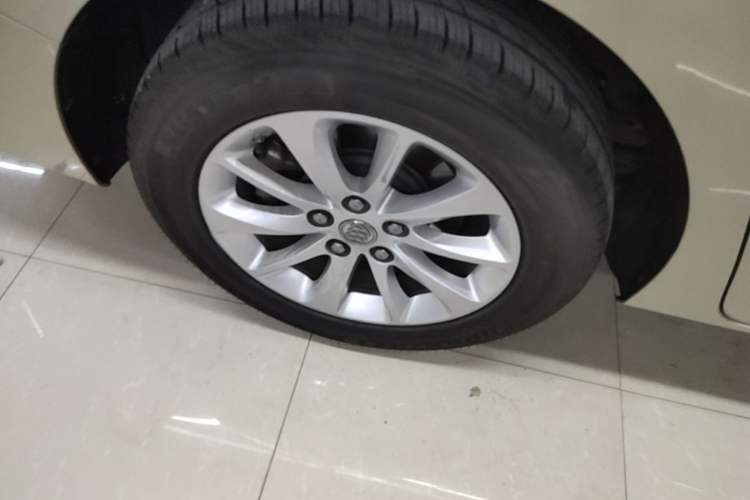Used Buick GL8 2017 ES 28T Comfort Model China V Standard Right Rear Wheel Hub