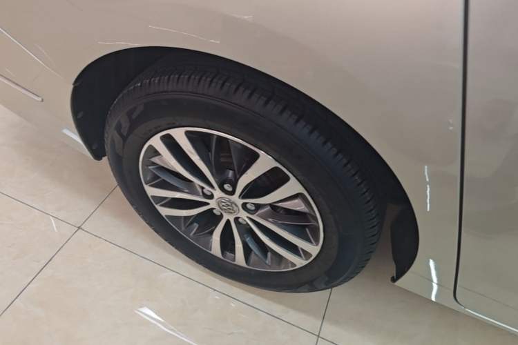 Used Buick GL8 2017 ES 28T Luxury Model China V Standard Right Rear Wheel Hub