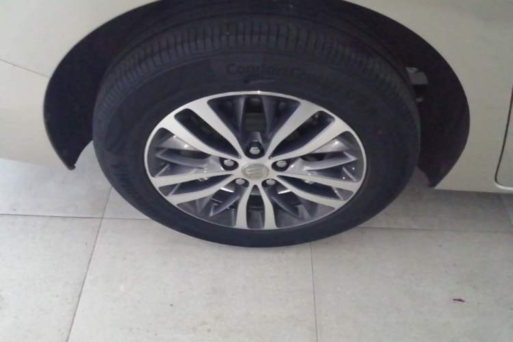 Used Buick GL8 2017 ES 28T Luxury Model China V Standard Right Rear Wheel Hub