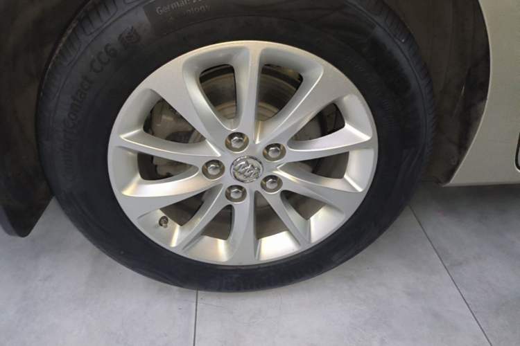 Used Buick GL8 2017 ES 28T Comfort Model China V Standard Right Rear Wheel Hub