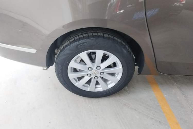 Used Buick GL8 2017 25S Comfort Version China V Standard Right Rear Wheel Hub
