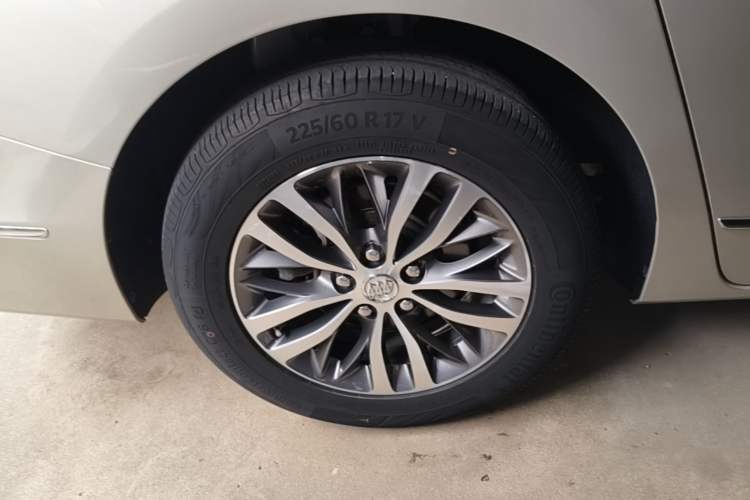 Used Buick GL8 2017 ES 28T Flagship Model China V Standard Right Rear Wheel Hub