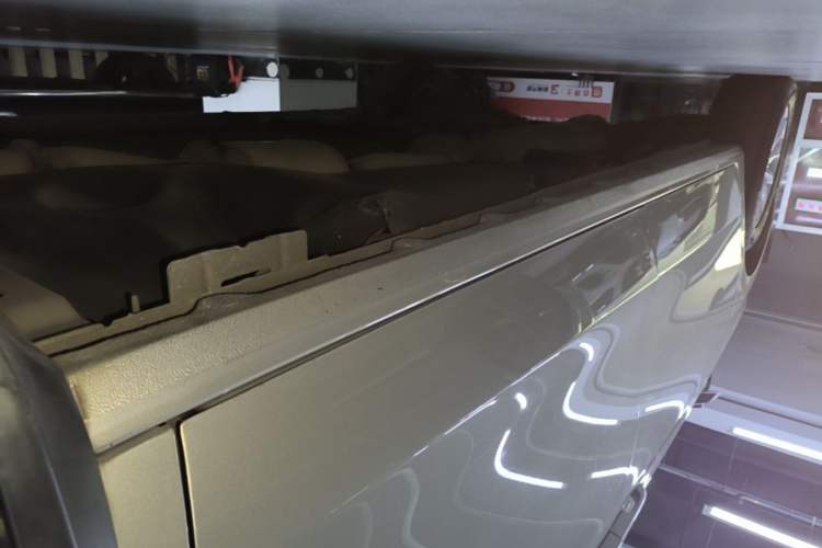 Used Buick GL8 2017 ES 28T Comfort Model China V Standard Right Side Sill