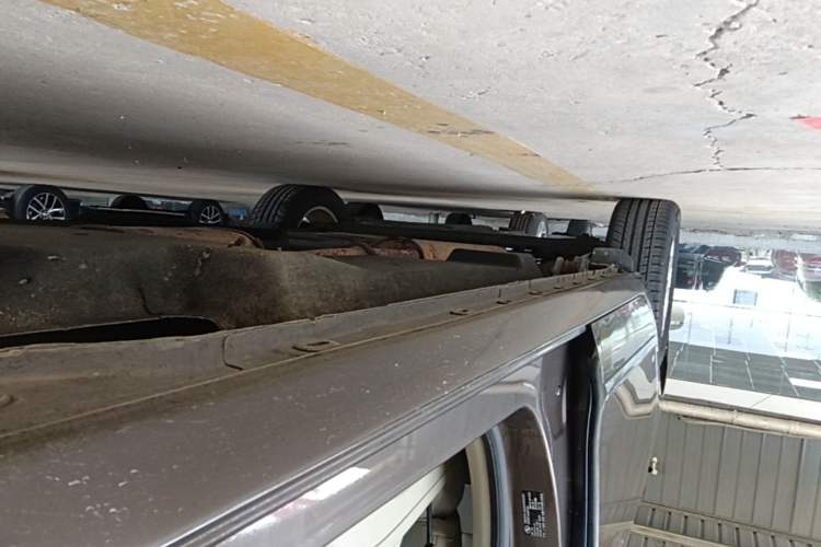 Used Buick GL8 2017 25S Prestige Version China V Standard Right Side Sill