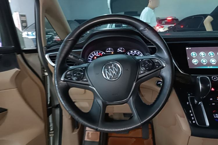 Used Buick GL8 2017 ES 28T Luxury Model China V Standard Steering Wheel