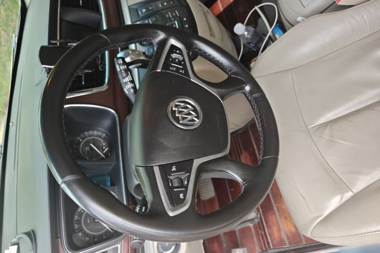 Used Buick GL8 2017 25S Luxury Version China V Standard Steering Wheel