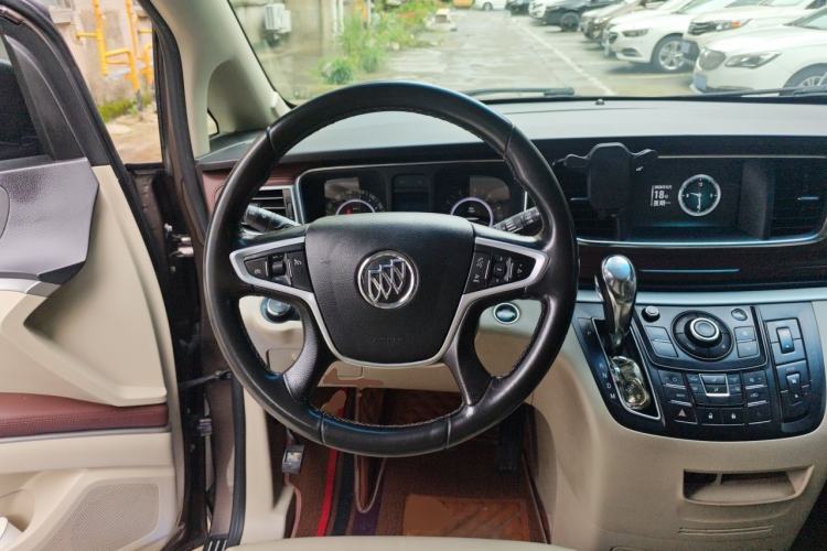 Used Buick GL8 2017 25S Luxury Version China V Standard Steering Wheel