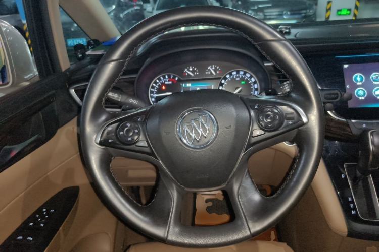 Used Buick GL8 2017 ES 28T Flagship Model China V Standard Steering Wheel
