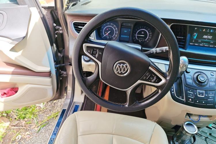 Used Buick GL8 2017 25S Luxury Version China V Standard Steering Wheel