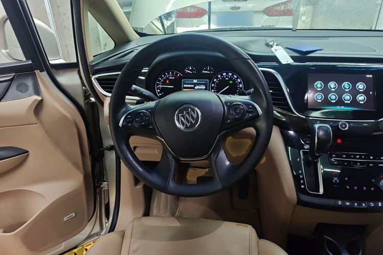 Used Buick GL8 2017 ES 28T Flagship Model China V Standard Steering Wheel