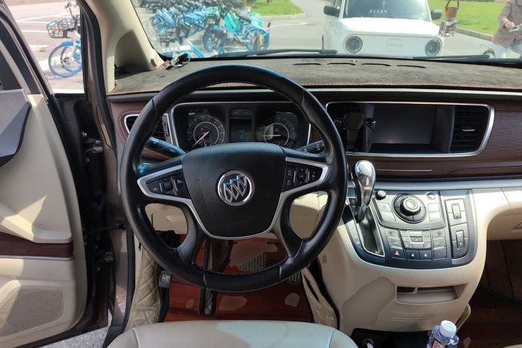 Used Buick GL8 2017 25S Prestige Version China V Standard Steering Wheel