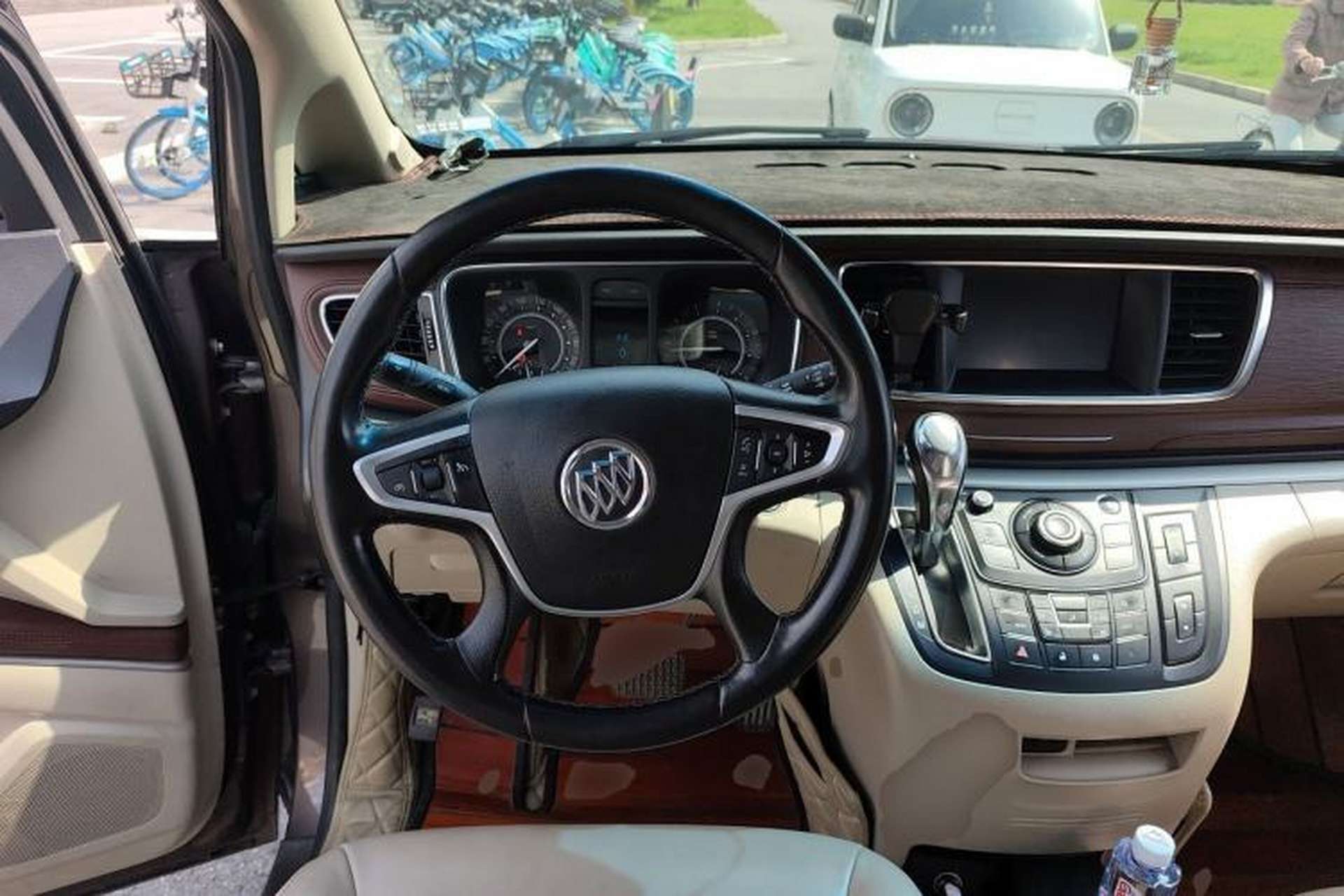 Used Buick GL8 2017 25S Prestige Version China V Standard Steering Wheel