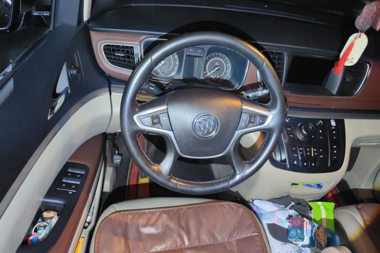 Used Buick GL8 2017 25S Comfort Version China V Standard Steering Wheel