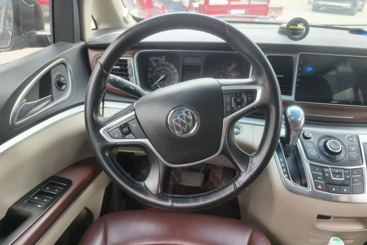 Used Buick GL8 2017 25S Luxury Version China V Standard Steering Wheel