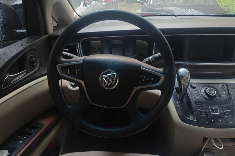 Used Buick GL8 2017 25S Comfort Version China V Standard Steering Wheel
