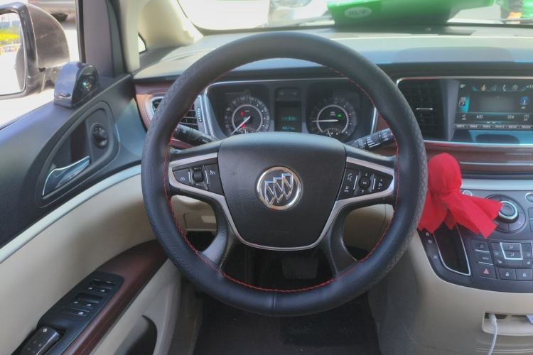 Used Buick GL8 2017 25S Prestige Version China V Standard Steering Wheel