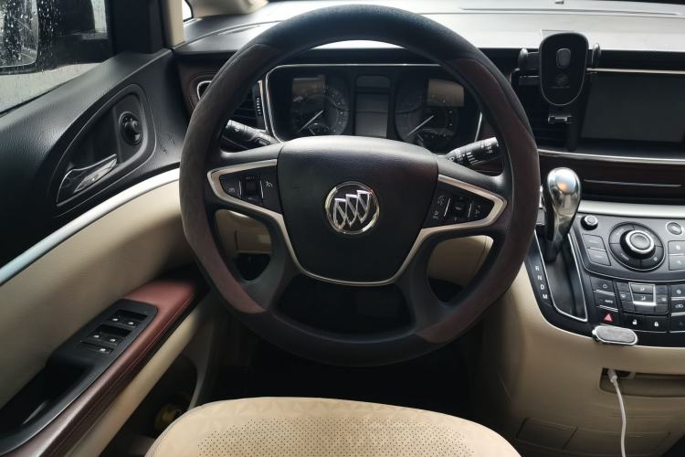 Used Buick GL8 2017 25S Comfort Version China V Standard Steering Wheel