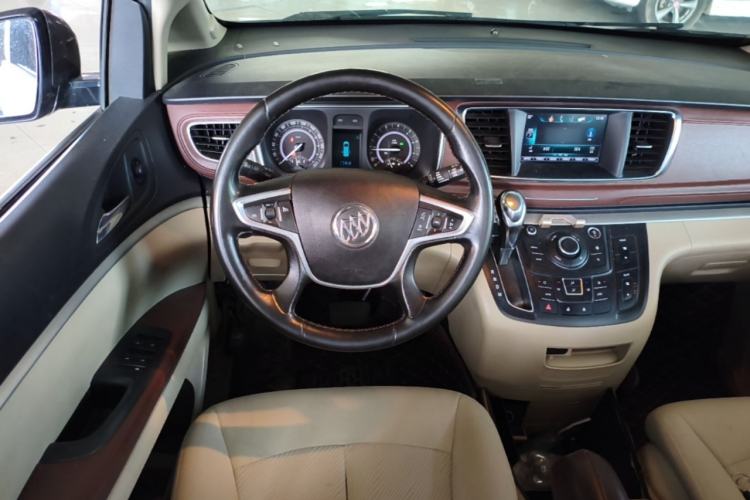 Used Buick GL8 2017 25S Comfort Version China V Standard Steering Wheel