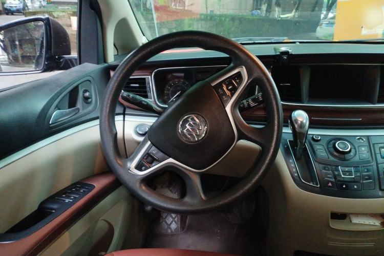 Used Buick GL8 2017 25S Comfort Version China V Standard Steering Wheel