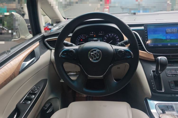 Used Buick GL8 2017 ES 28T Comfort Model China V Standard Steering Wheel