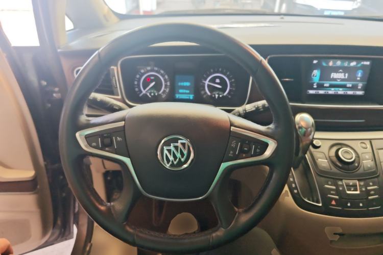 Used Buick GL8 2017 25S Comfort Version China V Standard Steering Wheel