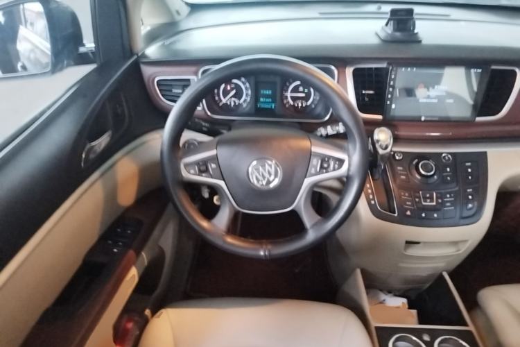Used Buick GL8 2017 25S Comfort Version China V Standard Steering Wheel