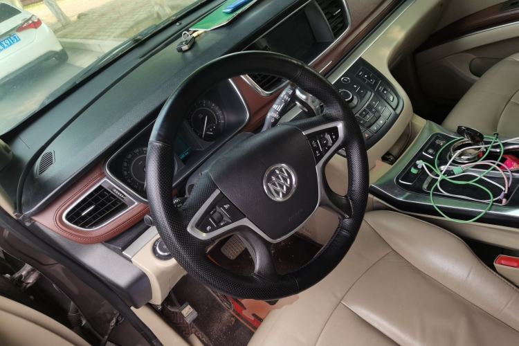 Used Buick GL8 2017 25S Luxury Version China V Standard Steering Wheel