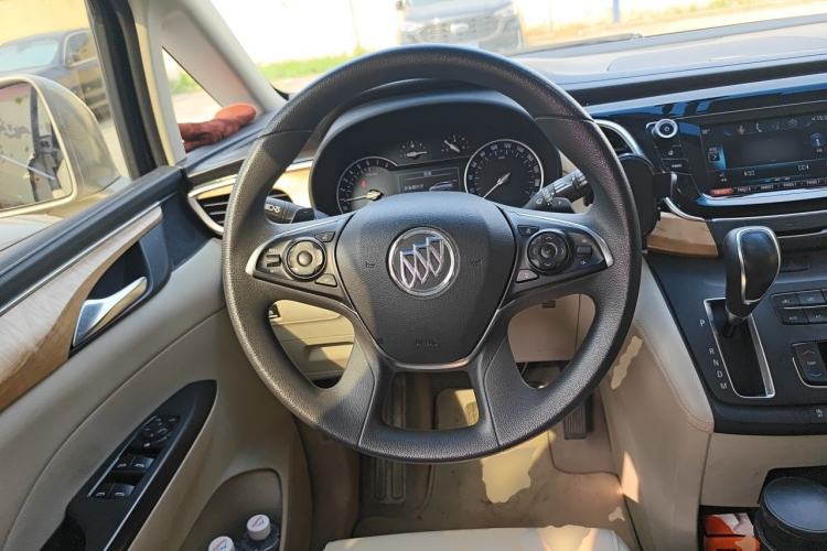 Used Buick GL8 2017 ES 28T Comfort Model China V Standard Steering Wheel