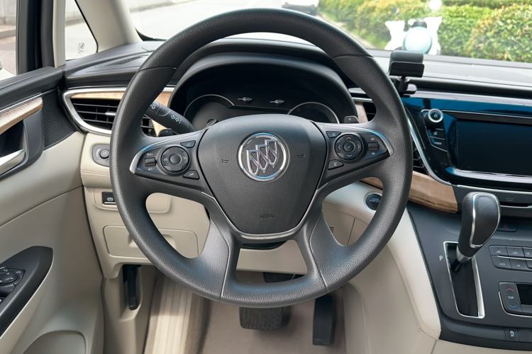 Used Buick GL8 2017 ES 28T Comfort Model China V Standard Steering Wheel
