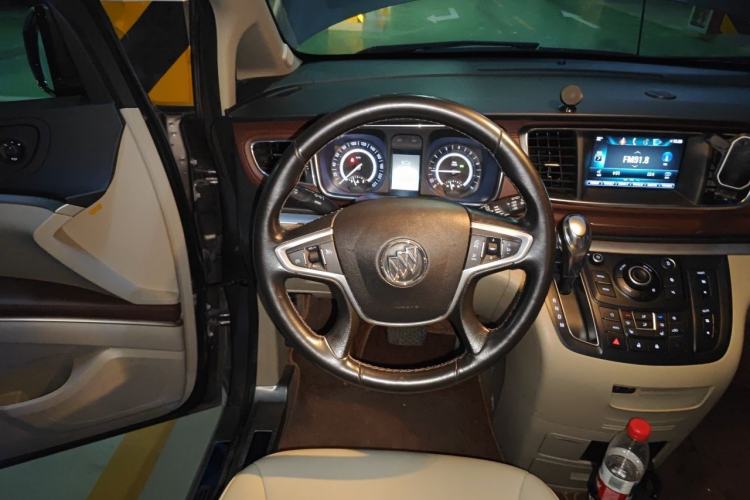 Used Buick GL8 2017 25S Prestige Version China V Standard Steering Wheel