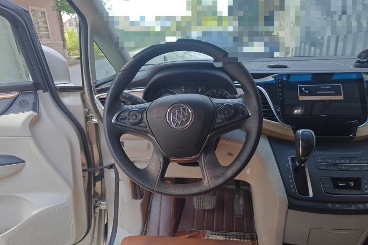 Used Buick GL8 2017 ES 28T Comfort Model China V Standard Steering Wheel