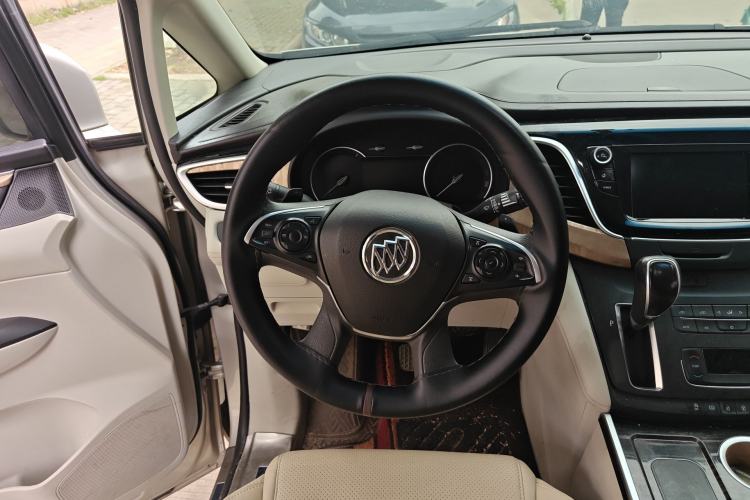 Used Buick GL8 2017 ES 28T Comfort Model China V Standard Steering Wheel