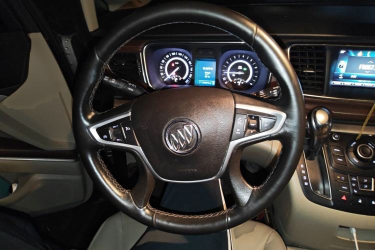 Used Buick GL8 2017 25S Prestige Version China V Standard Steering Wheel