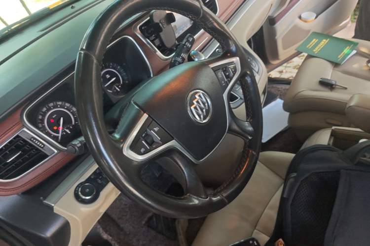 Used Buick GL8 2017 25S Prestige Version China V Standard Steering Wheel