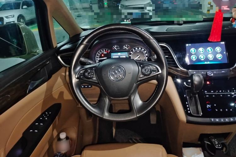 Used Buick GL8 2017 ES 28T Flagship Model China V Standard Steering Wheel