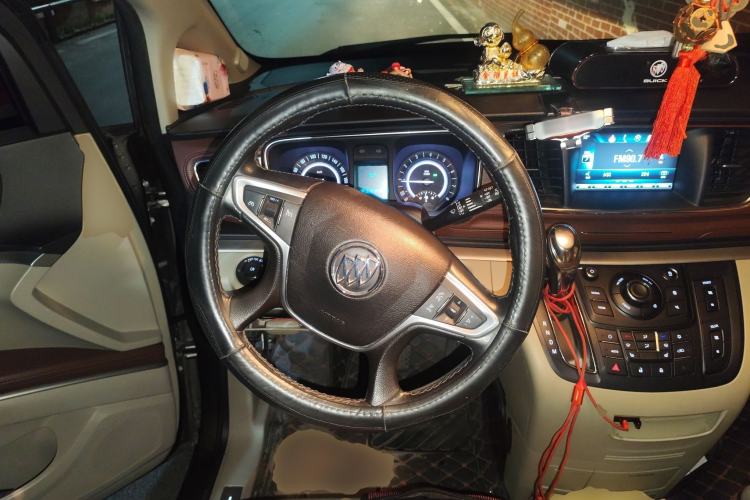 Used Buick GL8 2017 25S Prestige Version China V Standard Steering Wheel