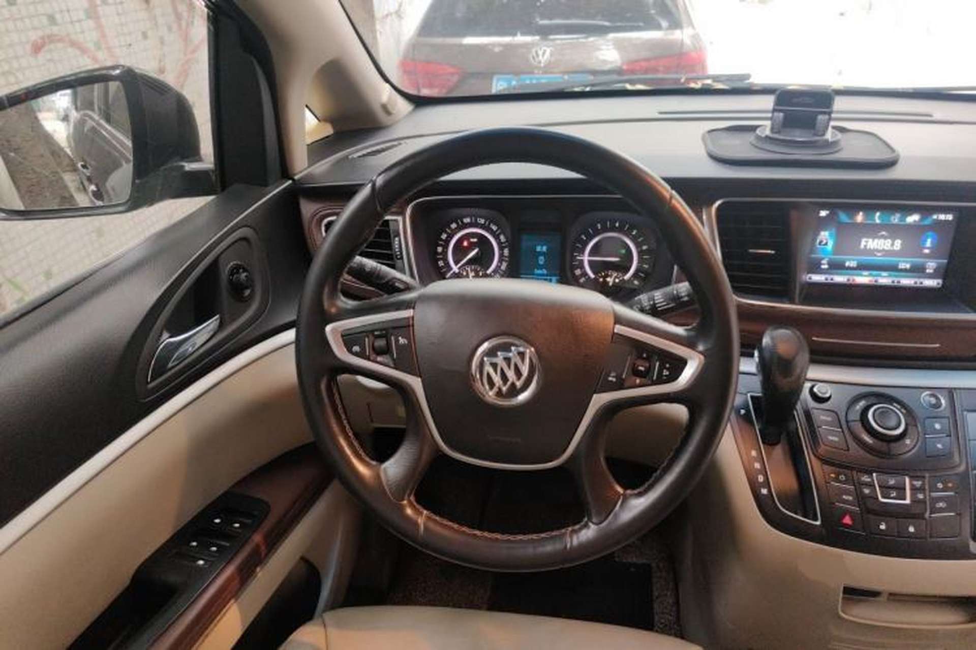 Used Buick GL8 2017 25S Luxury Version China V Standard Steering Wheel