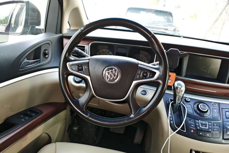 Used Buick GL8 2017 25S Prestige Version China V Standard Steering Wheel