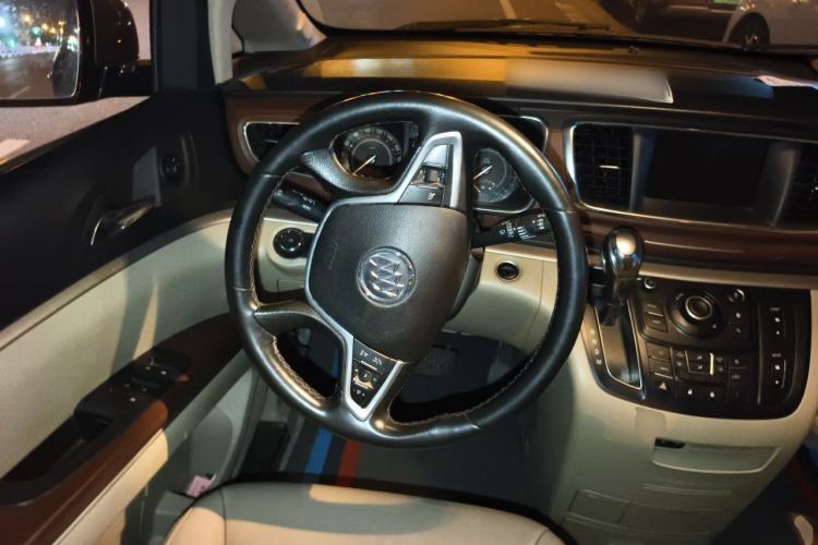 Used Buick GL8 2017 25S Comfort Version China V Standard Steering Wheel